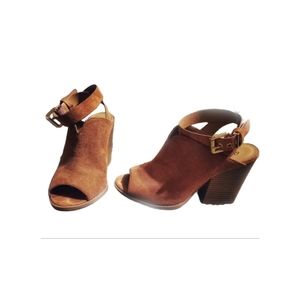Qupid Cognac Strappy Clog Sandals